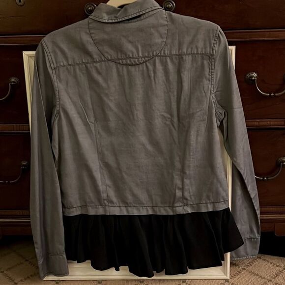 Clu denim long sleeve button down shirt w silk ruffle hem NWOT S - Picture 4 of 9